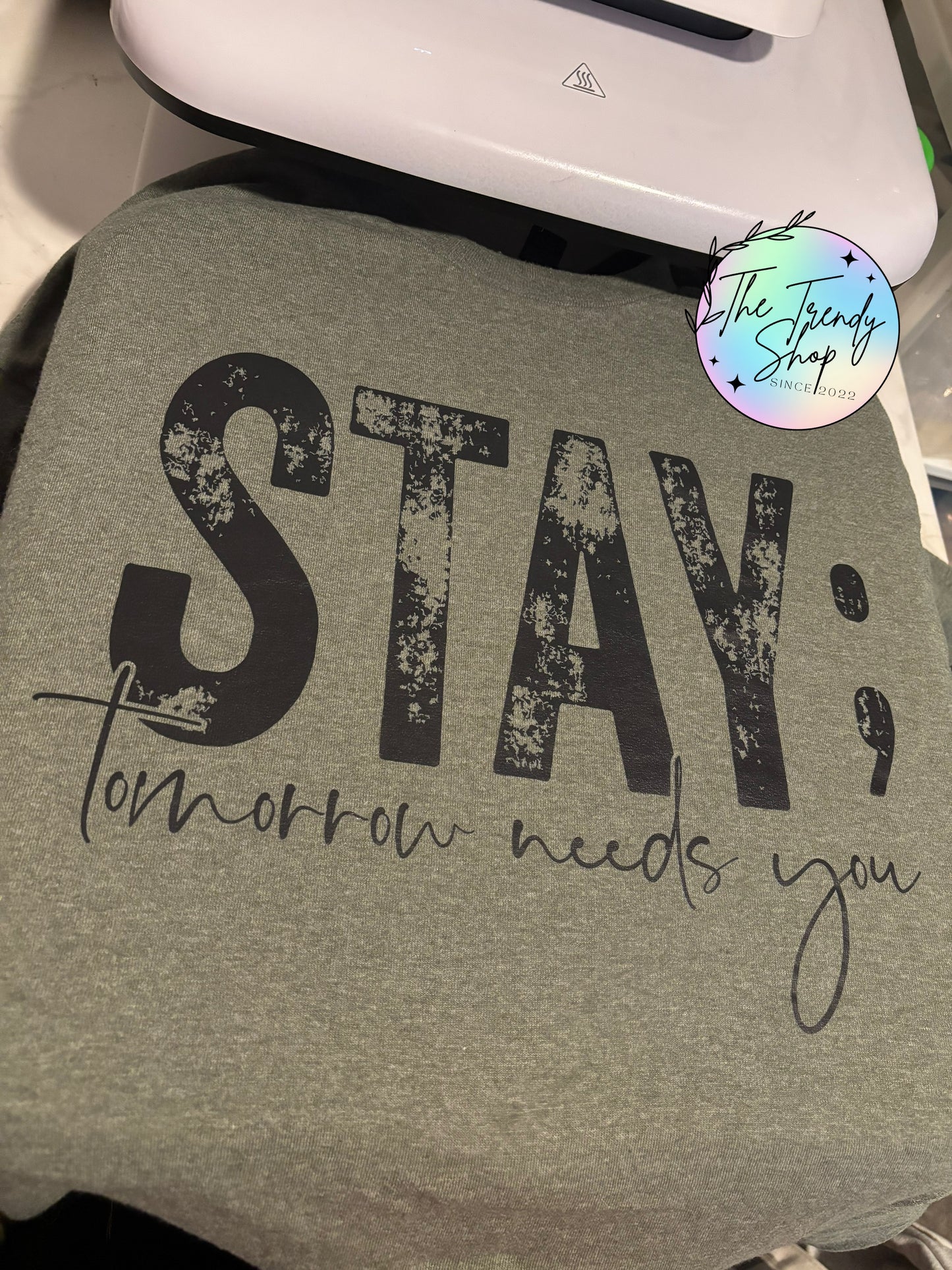 PRINTED STAY TEE OR CREW