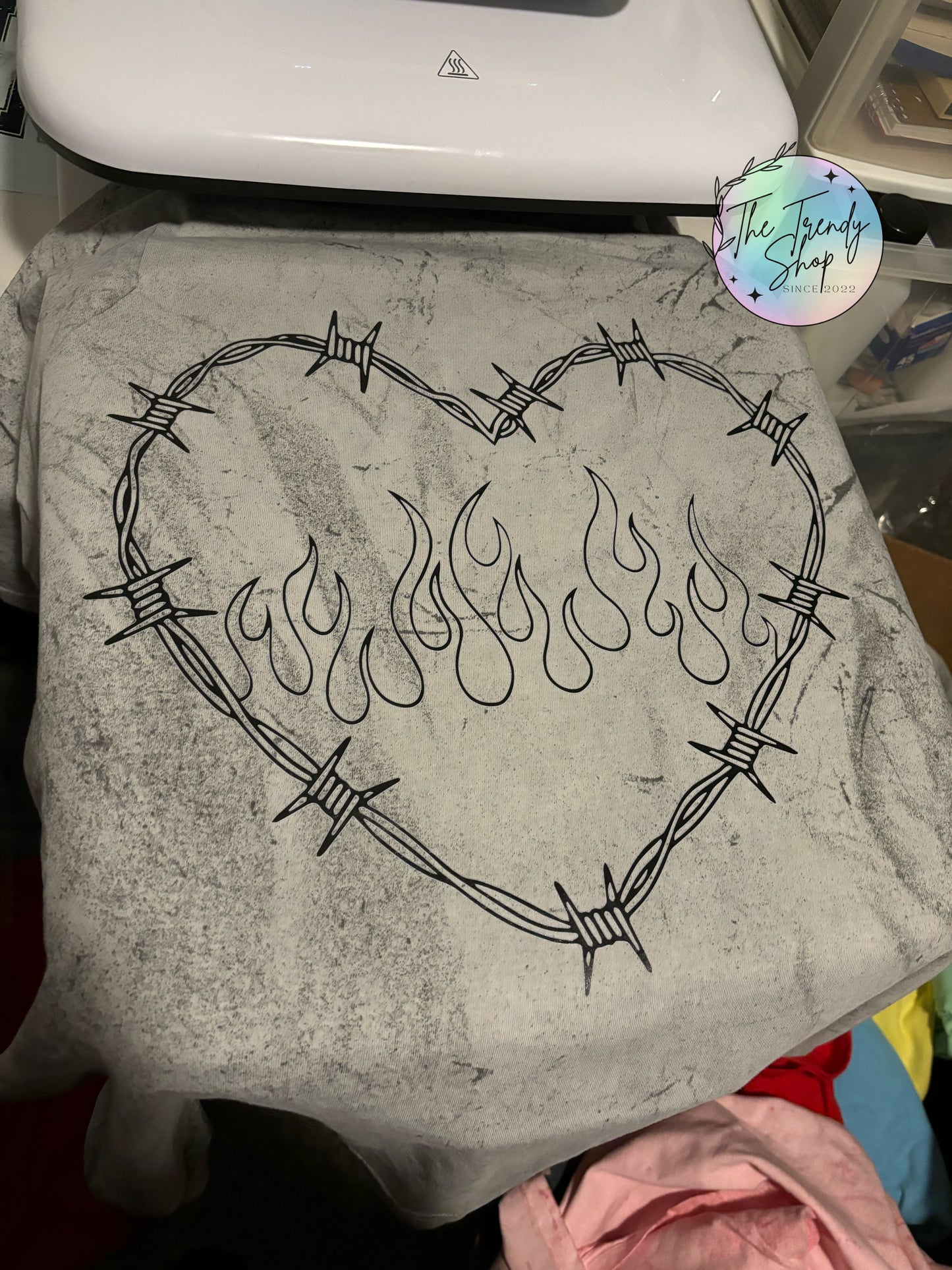 BARBWIRE HEART COMFORT COLOR TEE