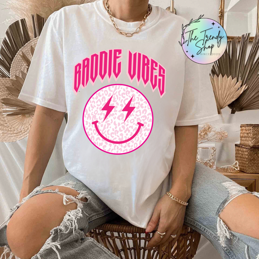 BADDIE VIBES TEE OR CREW